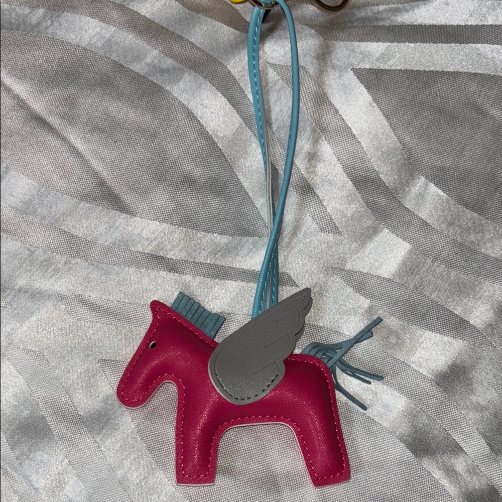 Leather Horse keychain - Picture 3 of 9